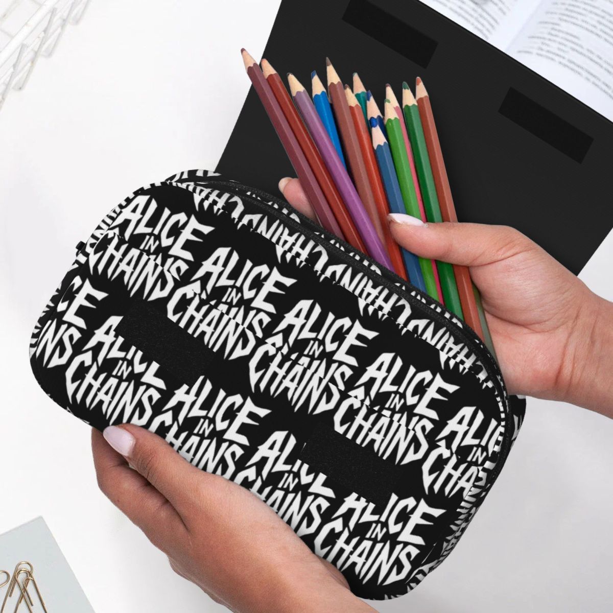 Alice In Chains Rooster Dirt L – Stationery And Office Supply Chain Bewertung und Preis