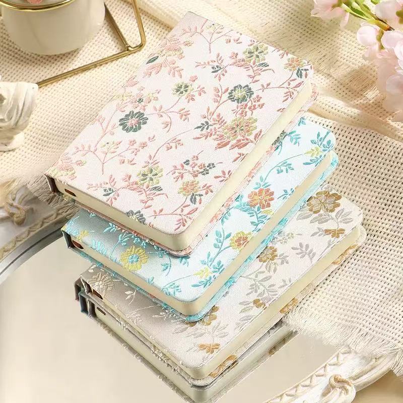 A6 Chinesisches Blumen-Brokat- – Notebook Dotted A5 Bewertung und Preis